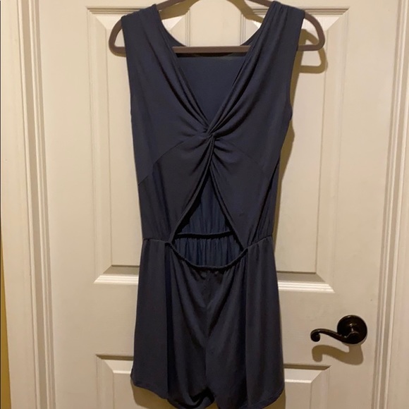 Shorts romper - Picture 2 of 6